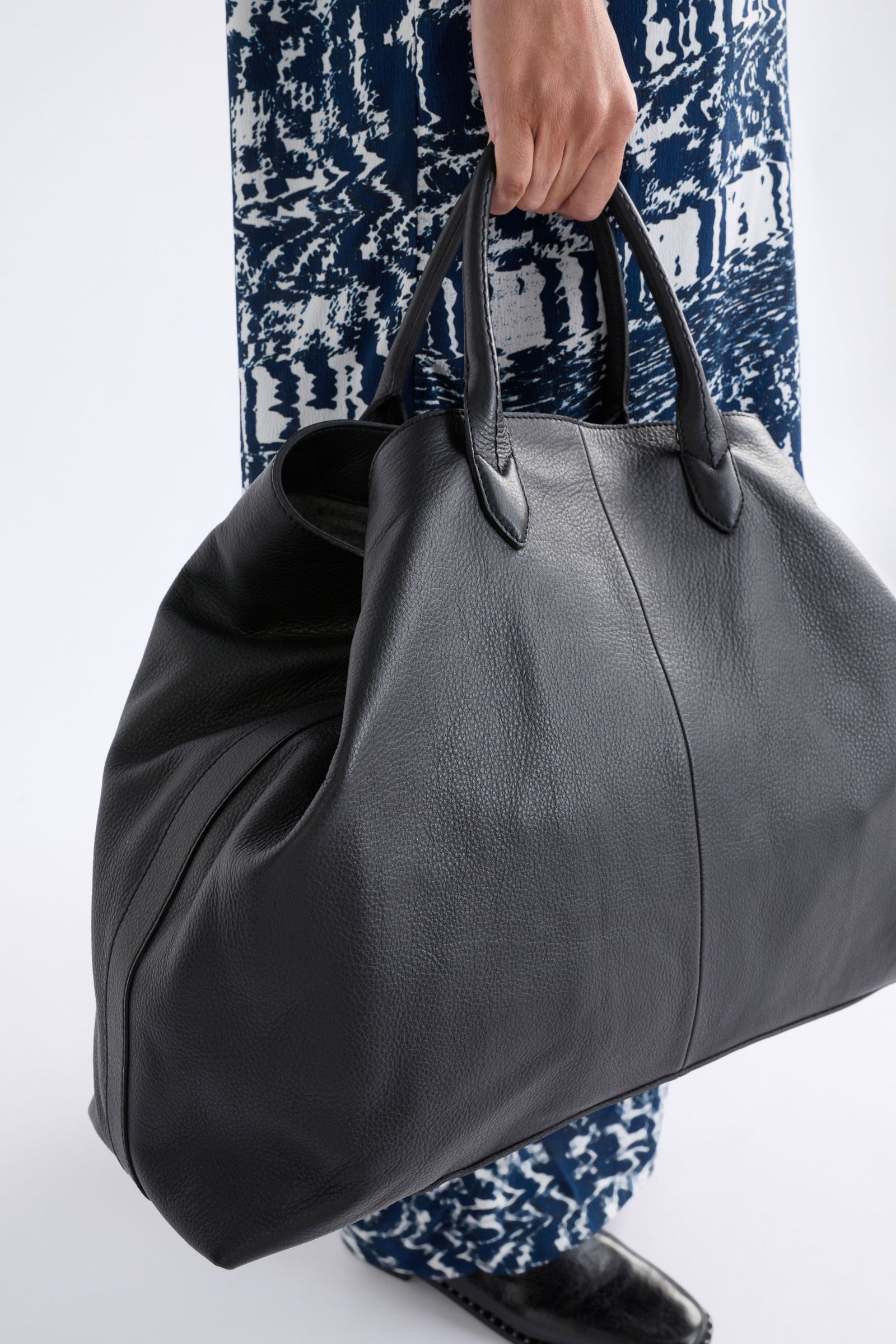 Elk Sond Large Bag - Black
