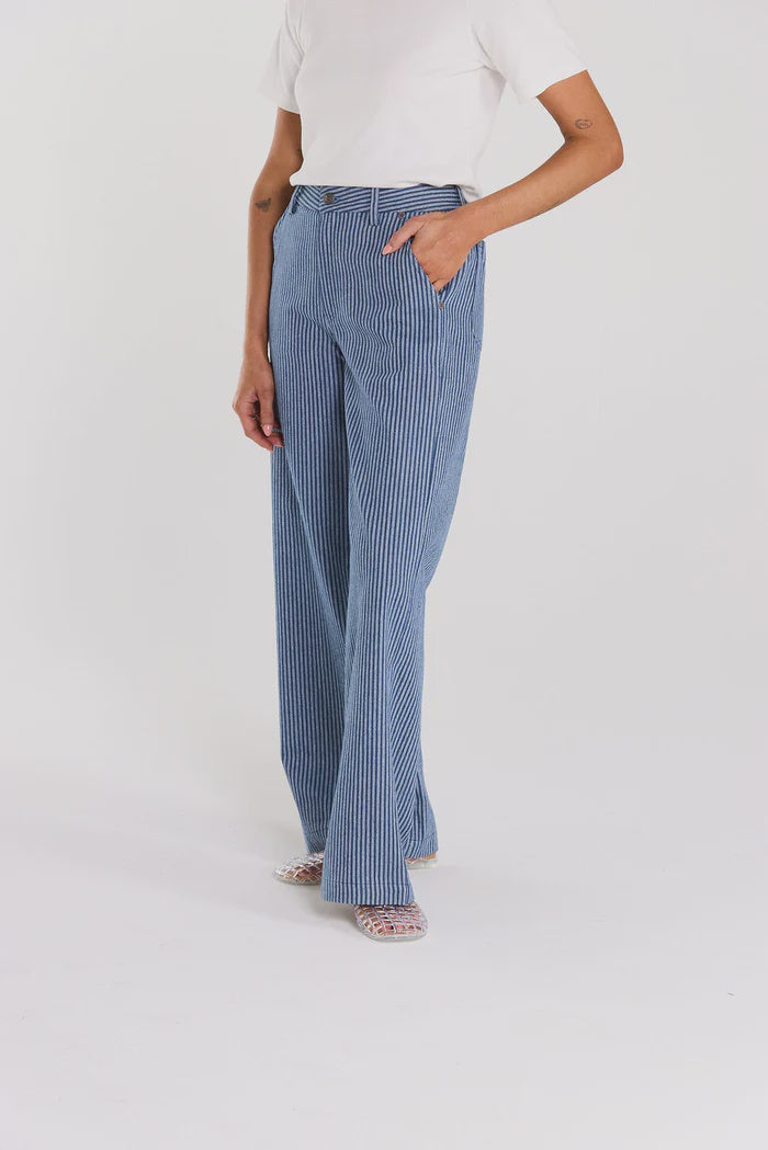 Thing Thing Unwind Jean - Skyline Denim