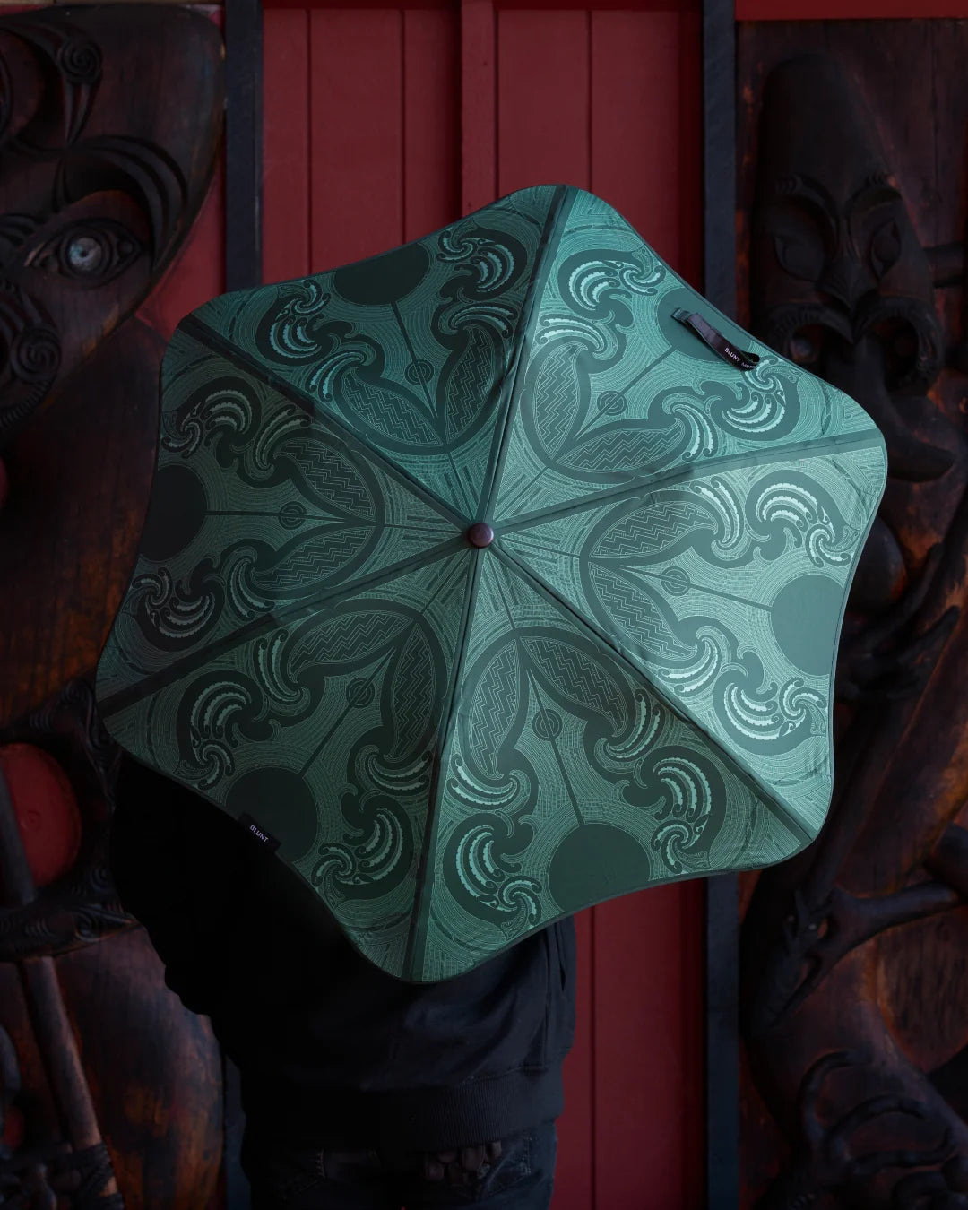 Blunt Metro x Graham Tipene Umbrella