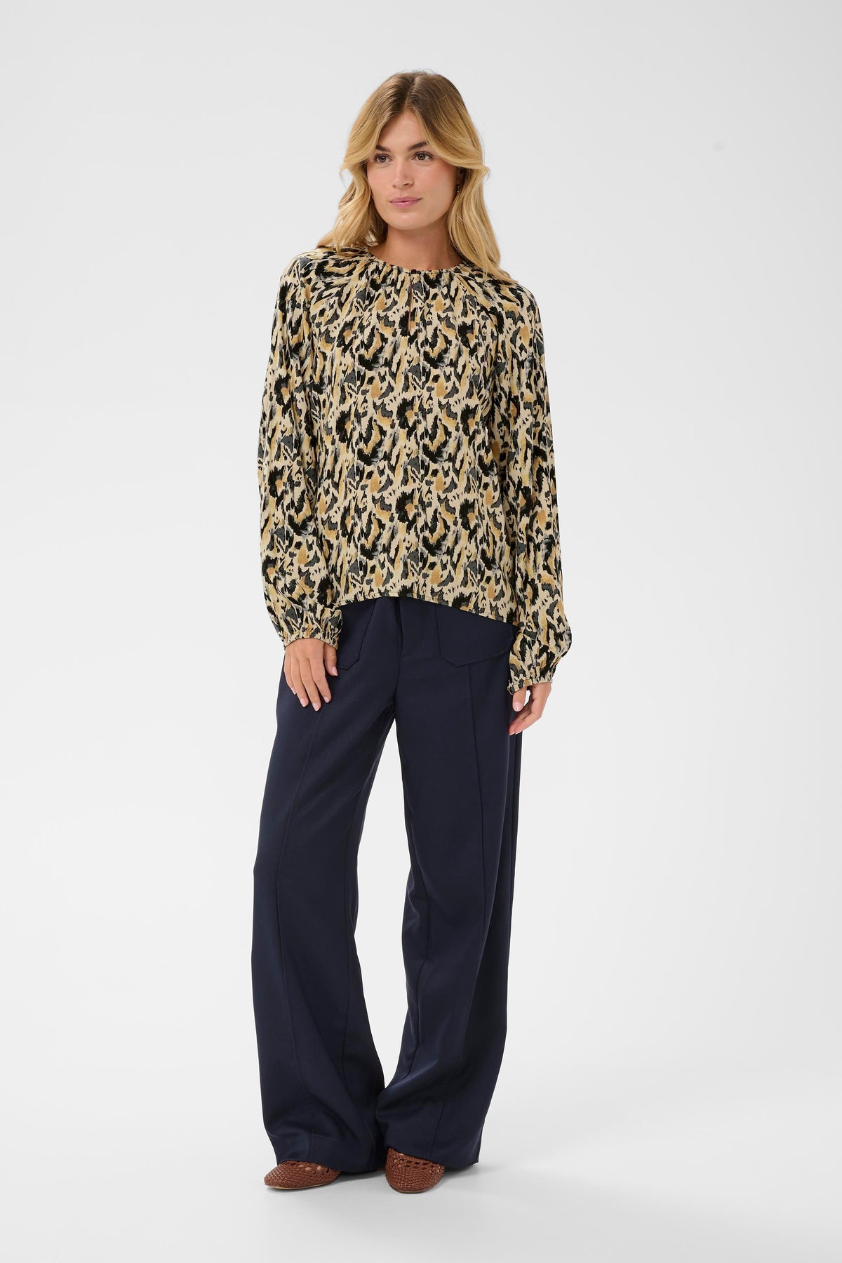 Saint Tropez Osina Blouse - Tannin Blurry Animal