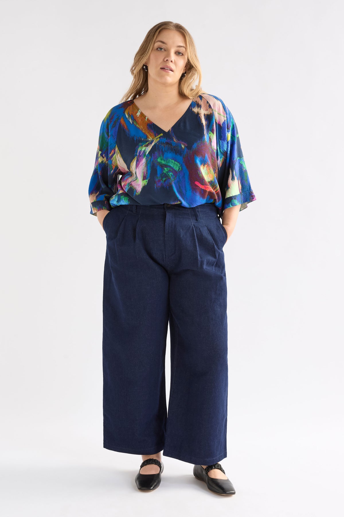 Elk Moda V Neck Top - Vaara Print