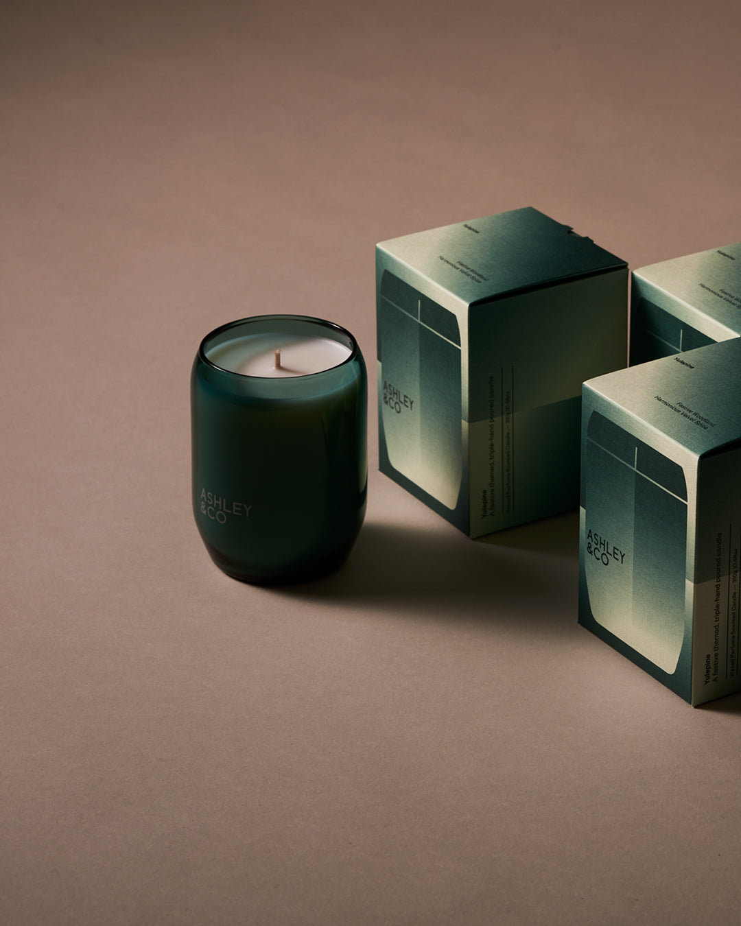 Ashley & Co Waxed Perfume 310g - Yulepine 2024