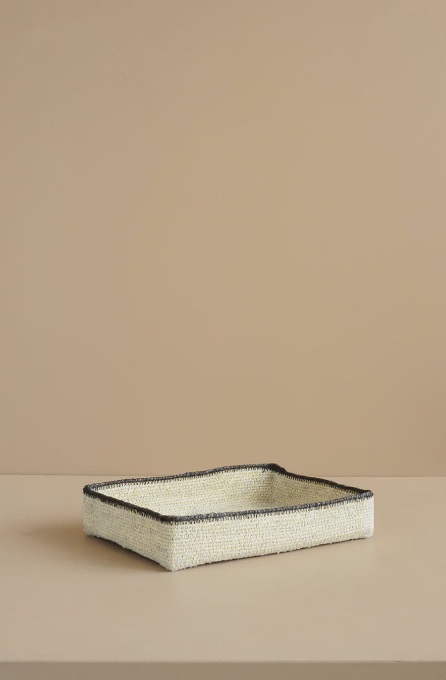 Bianca Lorenne Basso Basket Tray Medium - Natural/Black