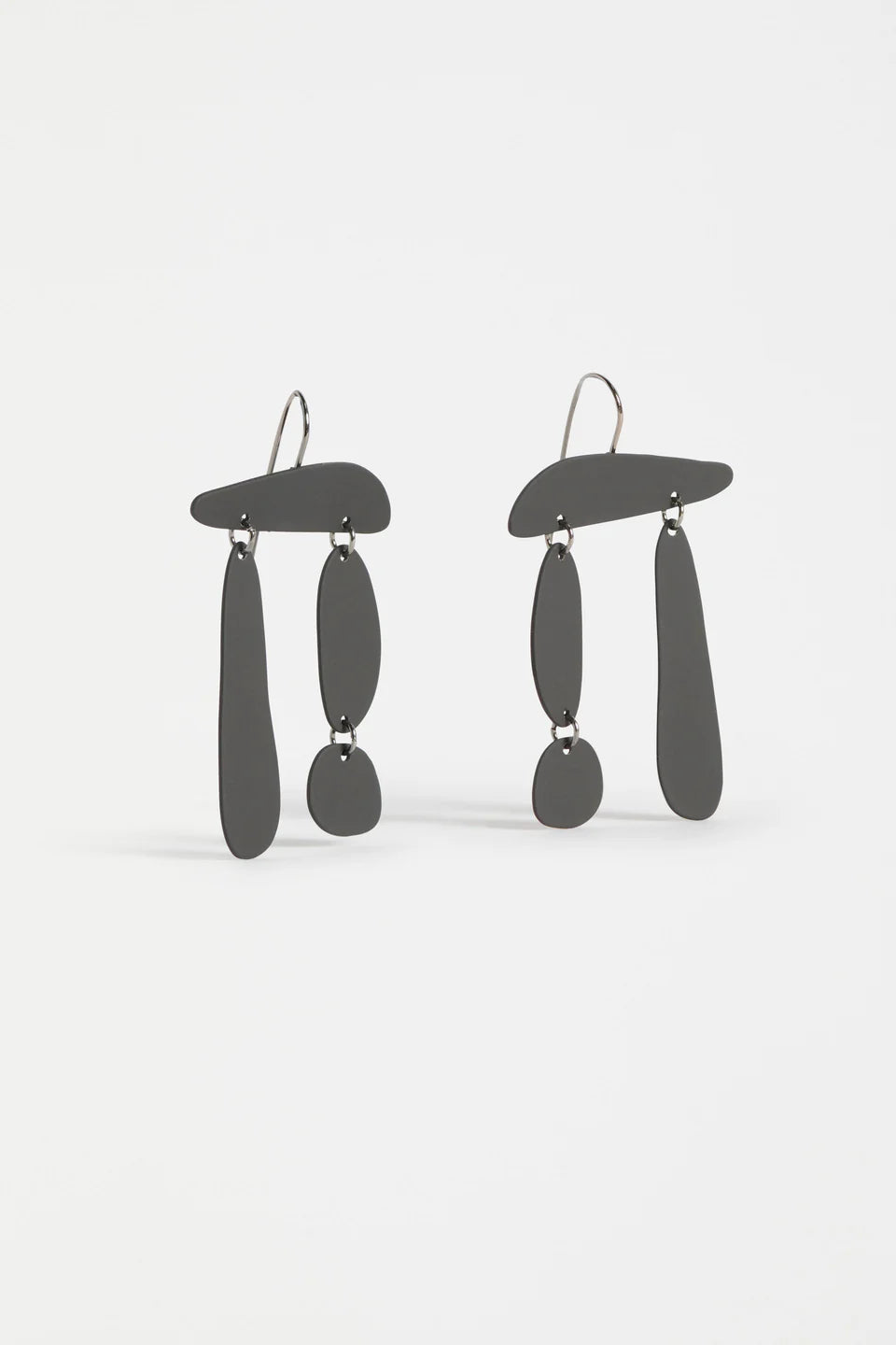 Elk Saaras Hook Earring - Black