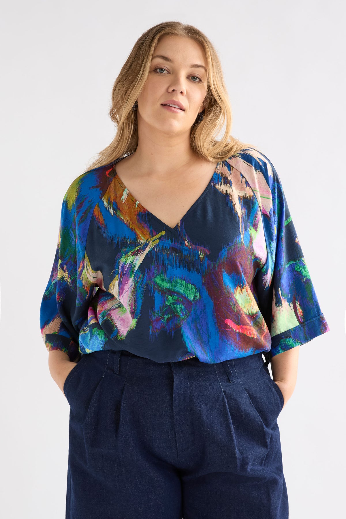 Elk Moda V Neck Top - Vaara Print