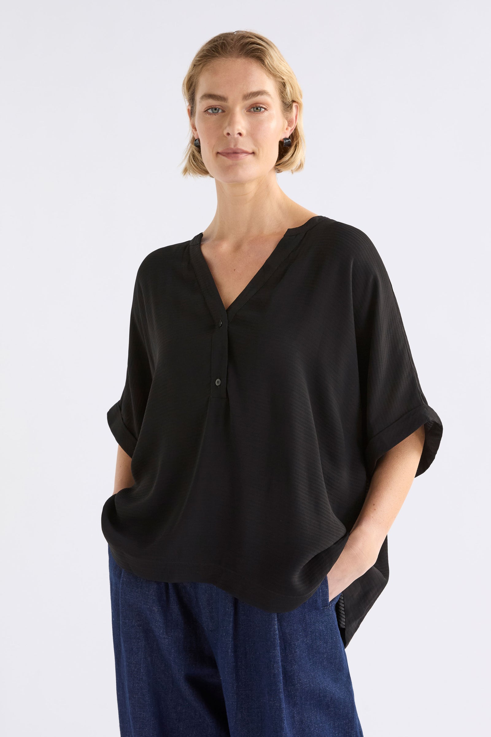 Elk Omia Top - Black