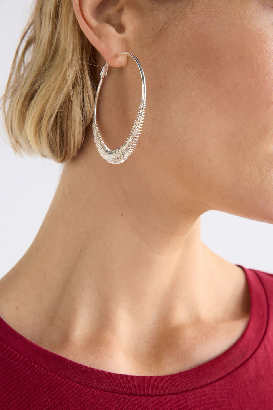 Elk Solf Metallic Hoop Earring - Silver