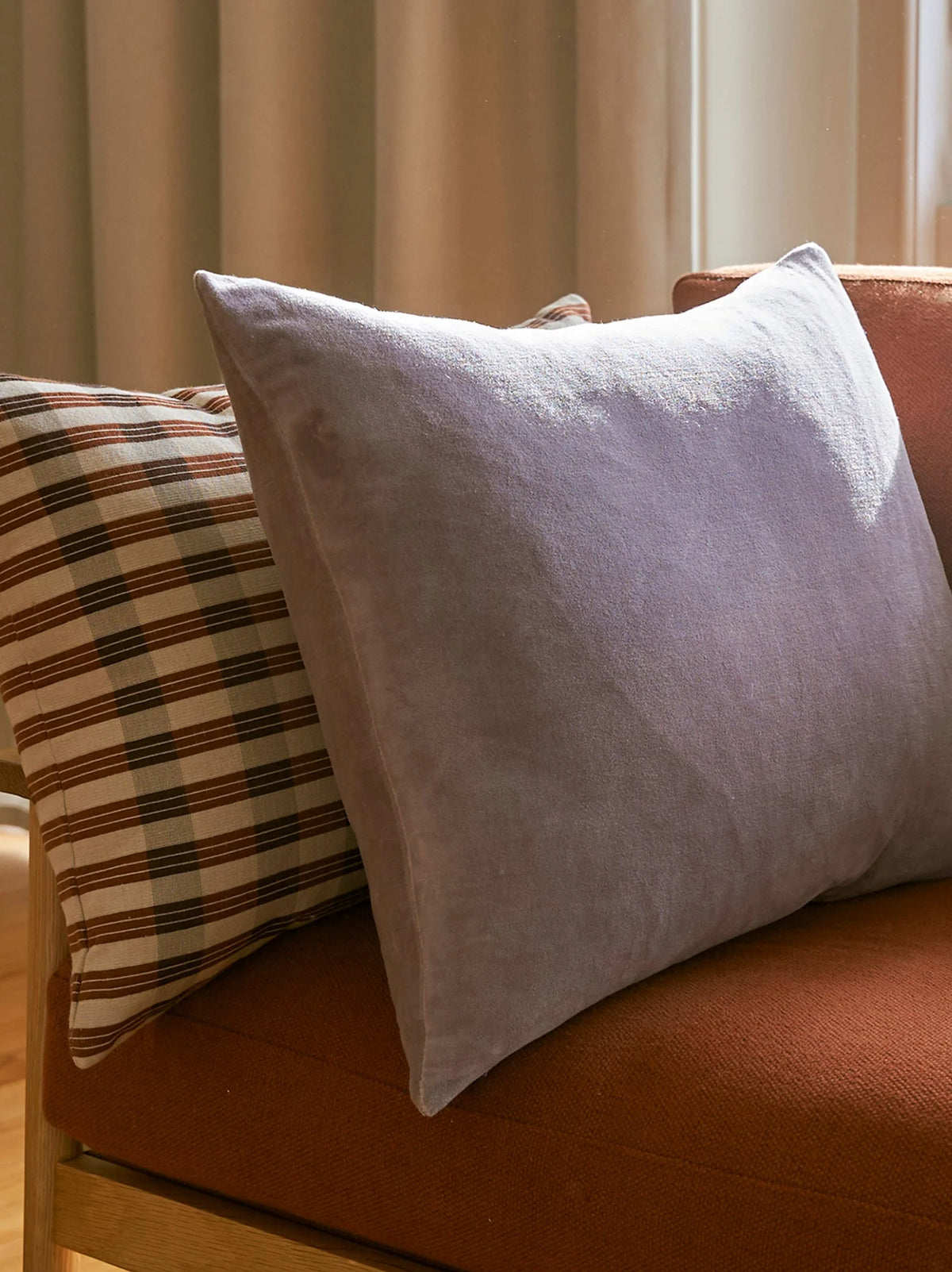 Otto Velvet Cushion - Pansy