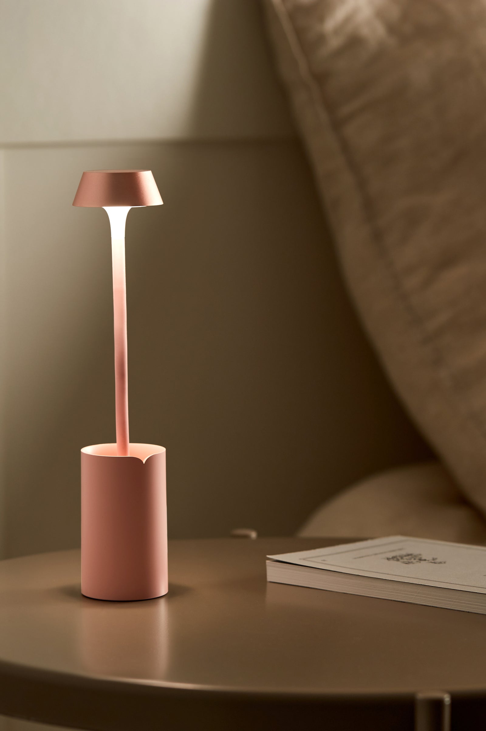 Lexon Mimi Clip-On Reading Light - Light Pink