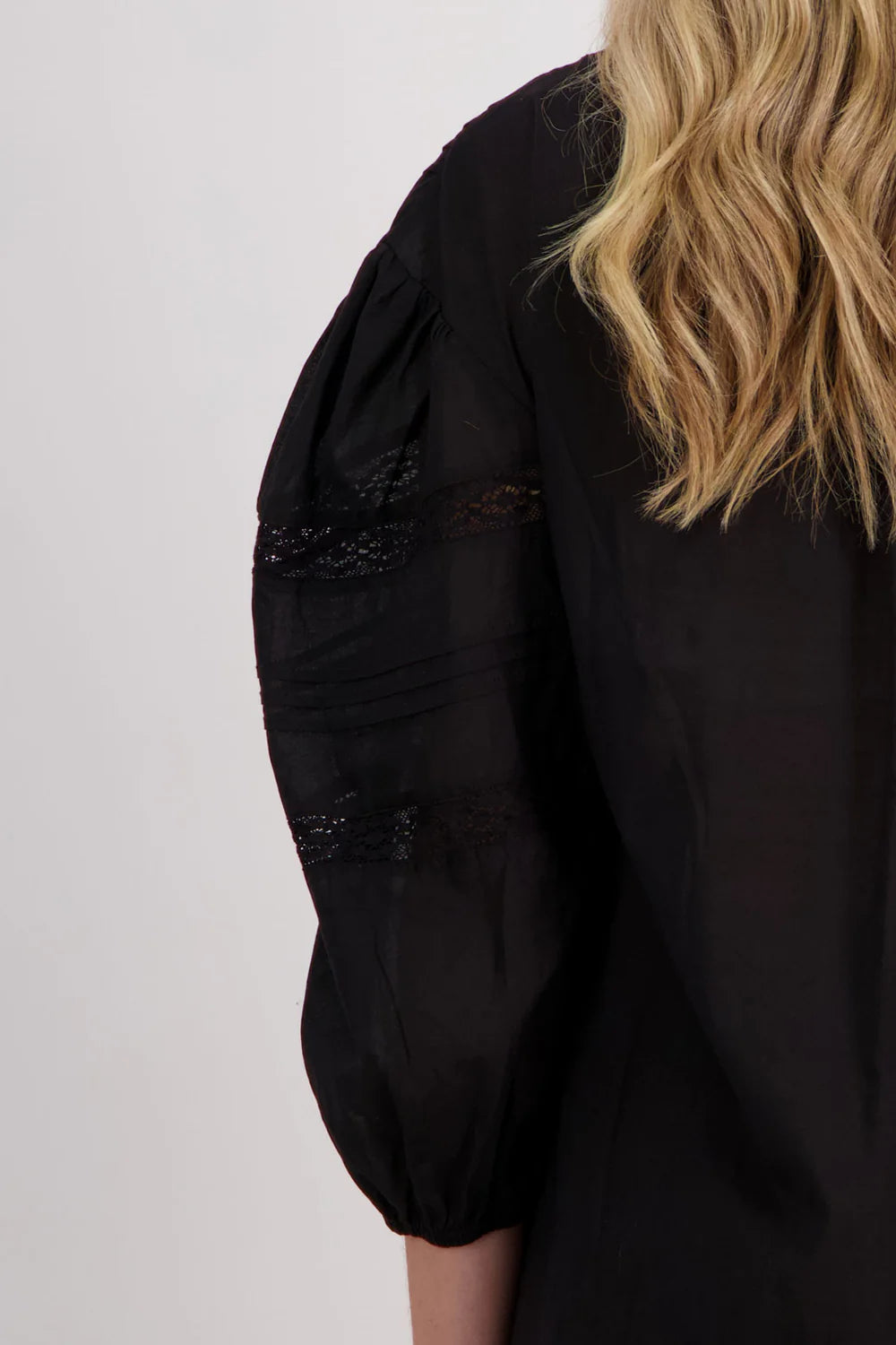 Briarwood Halo Top - Black