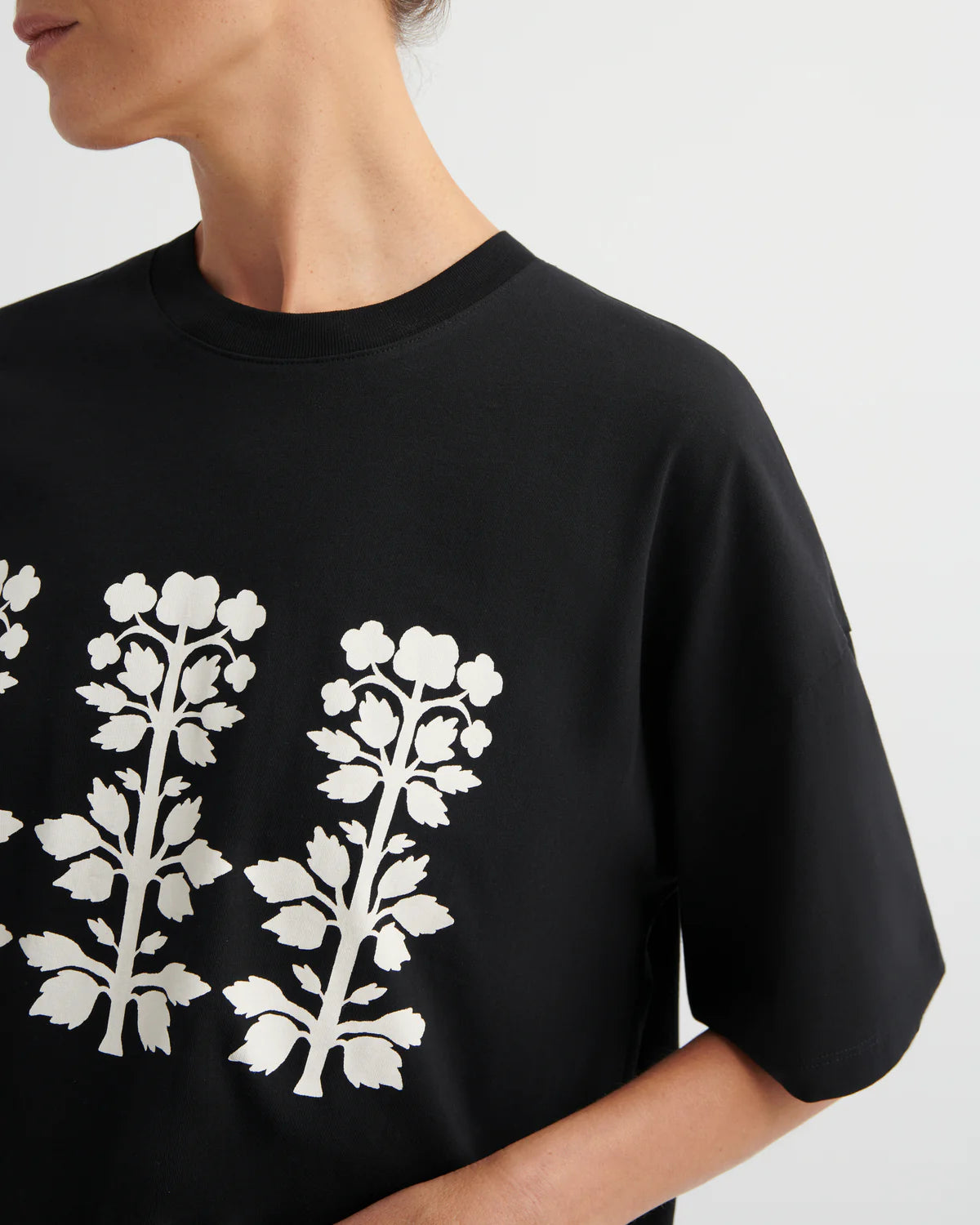 Kowtow Motif Tee - Black