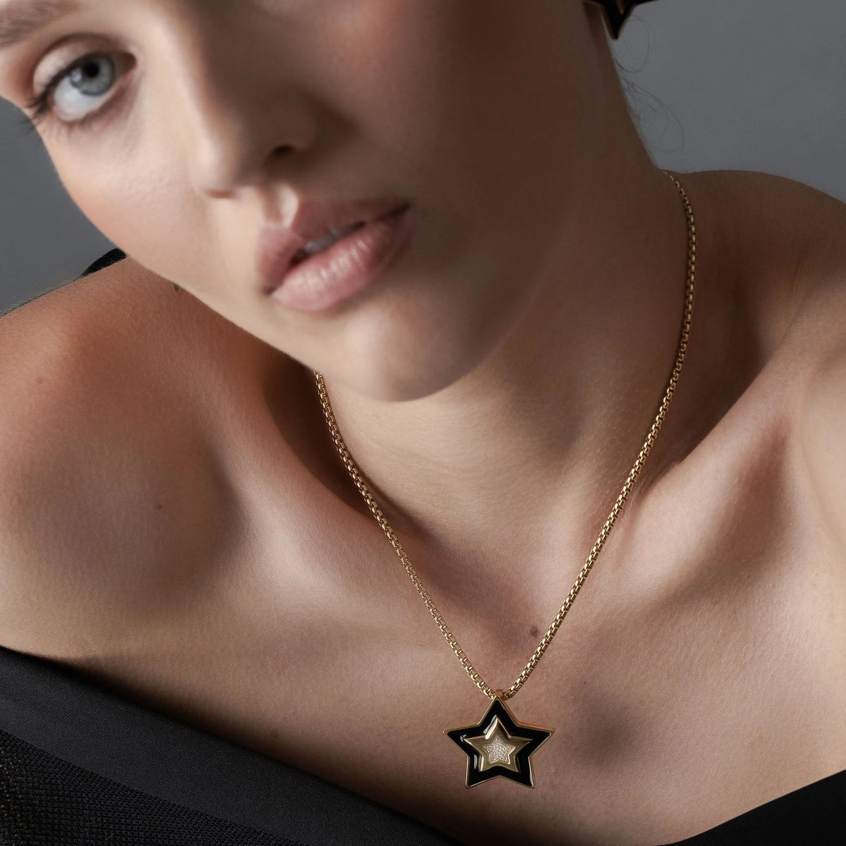 Silk &amp; Steel Supernova Necklace Black Enamel - Gold