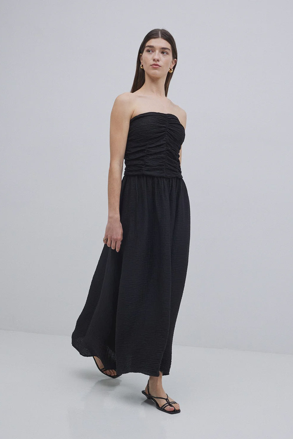 Yerse Strapless Draped Dress - Black