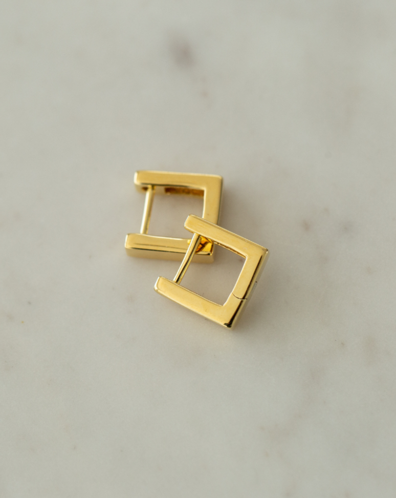Sophie So Square Huggies - Gold