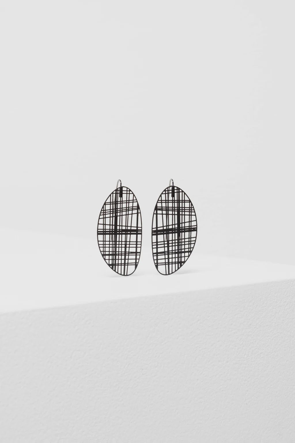 Elk Lek Earring - Black