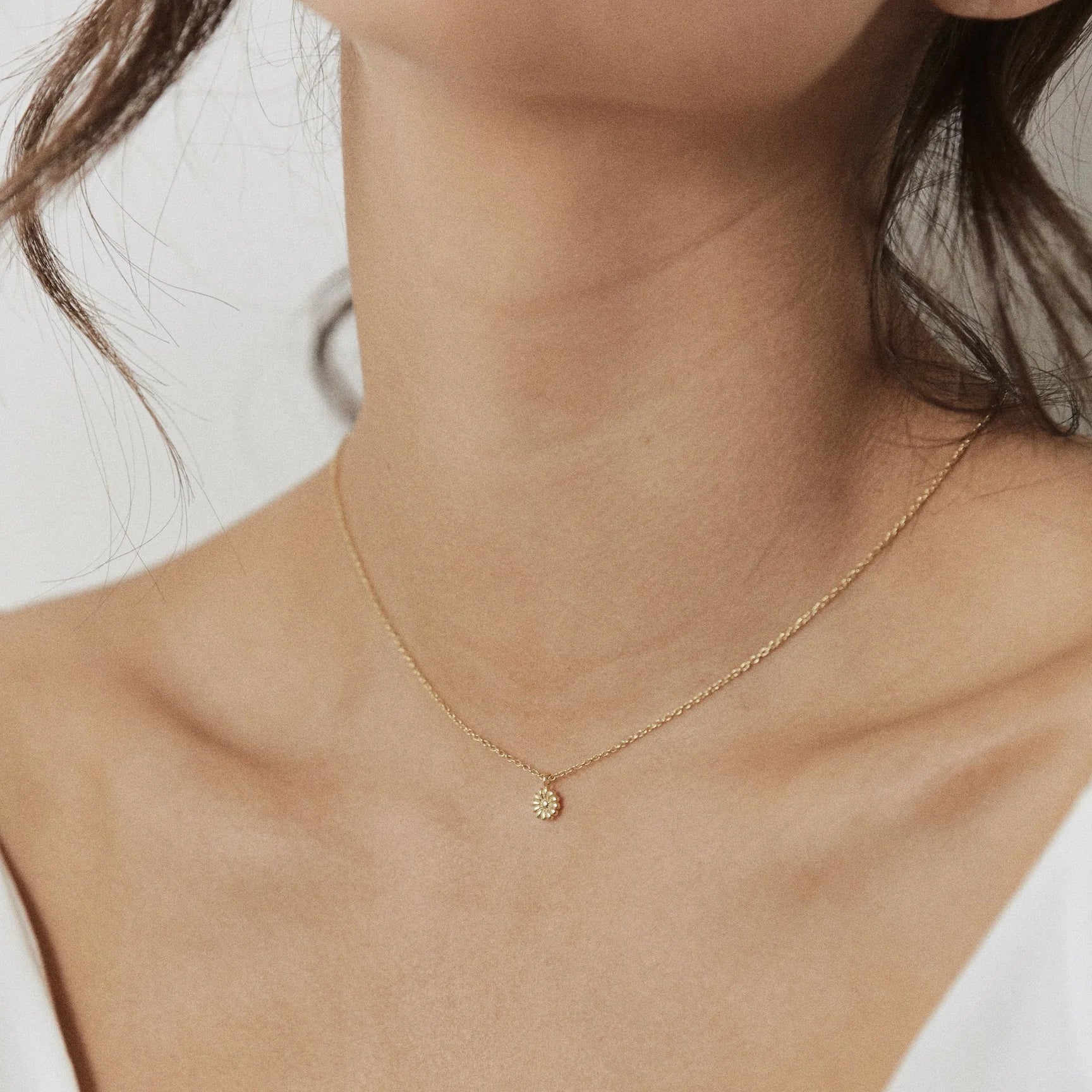Silk & Steel Superfine Daisy Necklace - Silver