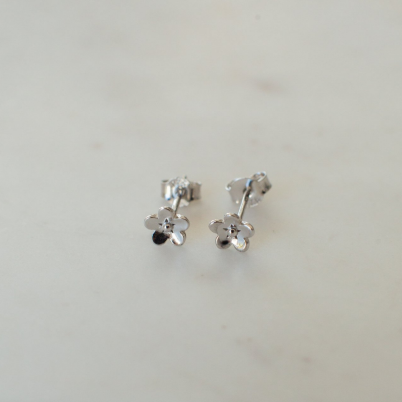 sophie_daisy_day_studs_silver