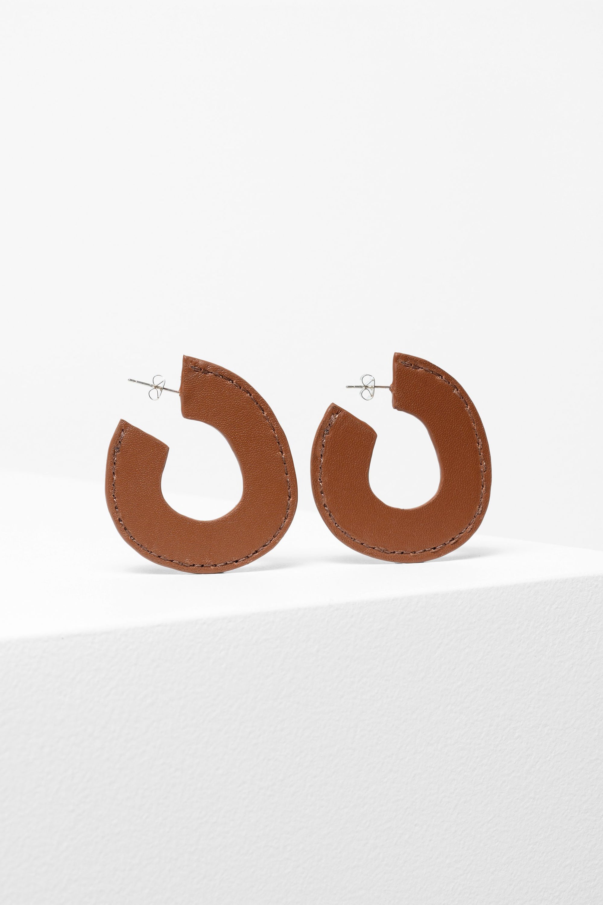 Elk Kleine Earring - Tan
